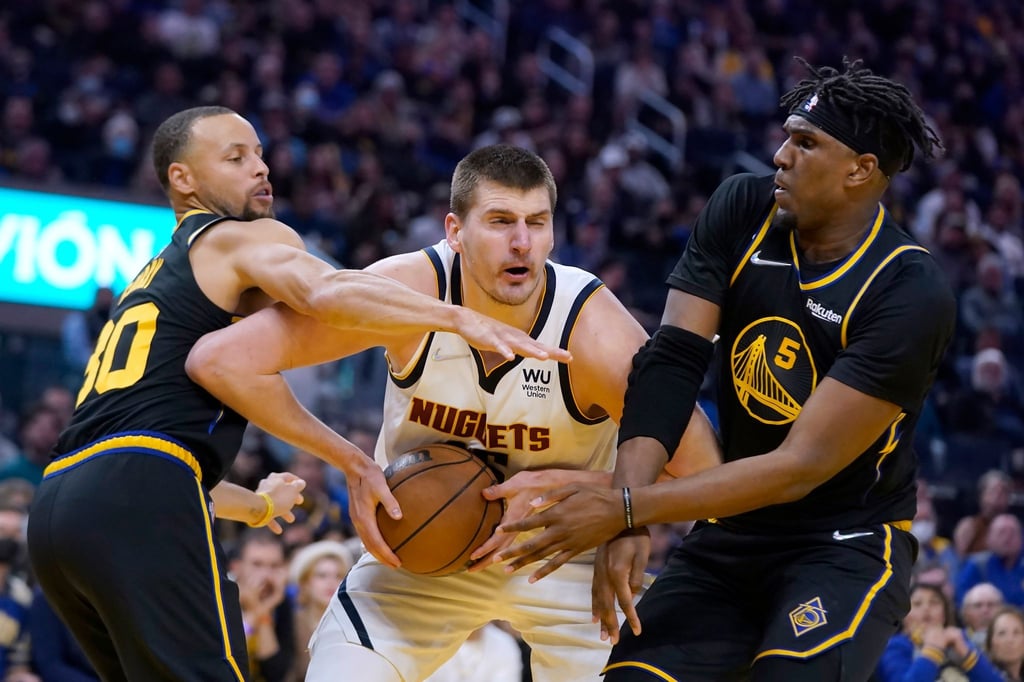 Steht erneut in der Auswahl zum MVP in der NBA: Nikola Jokic (M).