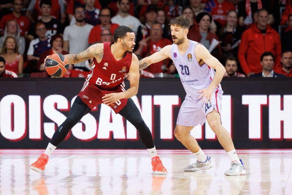 Bayerns Topscorer in Spiel vier gegen den FC Barcelona: Nick Weiler-Babb (l).
