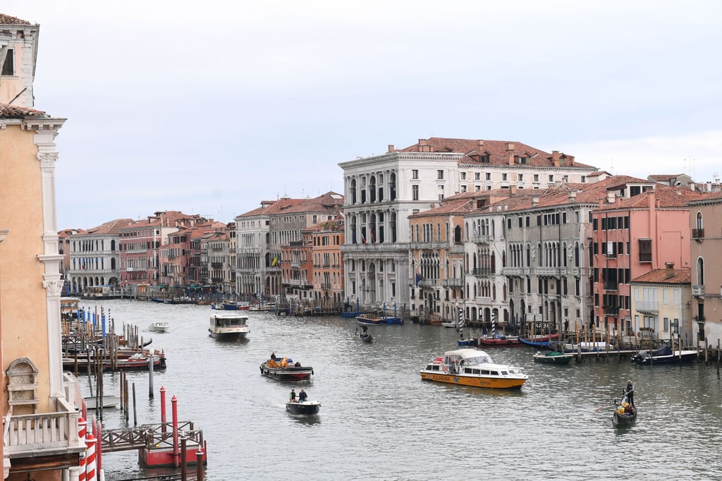 Blick auf den Canal Grande in Venedig: Alle zwei Jahre trifft sich dort die internationale Kunstwelt.