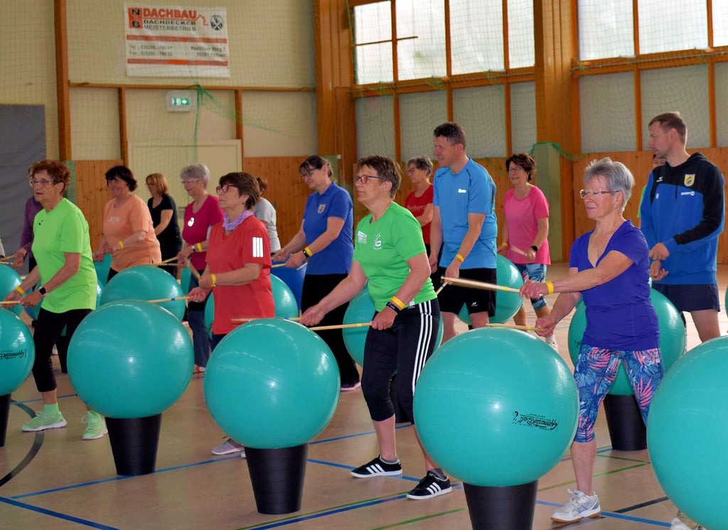 Mit einem Kurs Drums Alive startete der Fitnesstag in der Ernst-Ebert-Sporthalle in Gommern. Der Fitnesstag wurde vom SV Eintracht Gommern in Kooperation mit dem Kreissportbund.