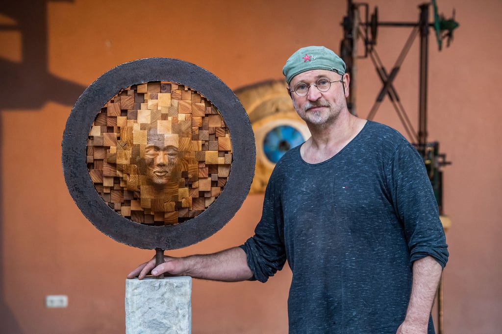 Der Hollsteitzer Künstler Roland Lindner stellt wieder Werke in der Naumburger Wenzelskirche aus.