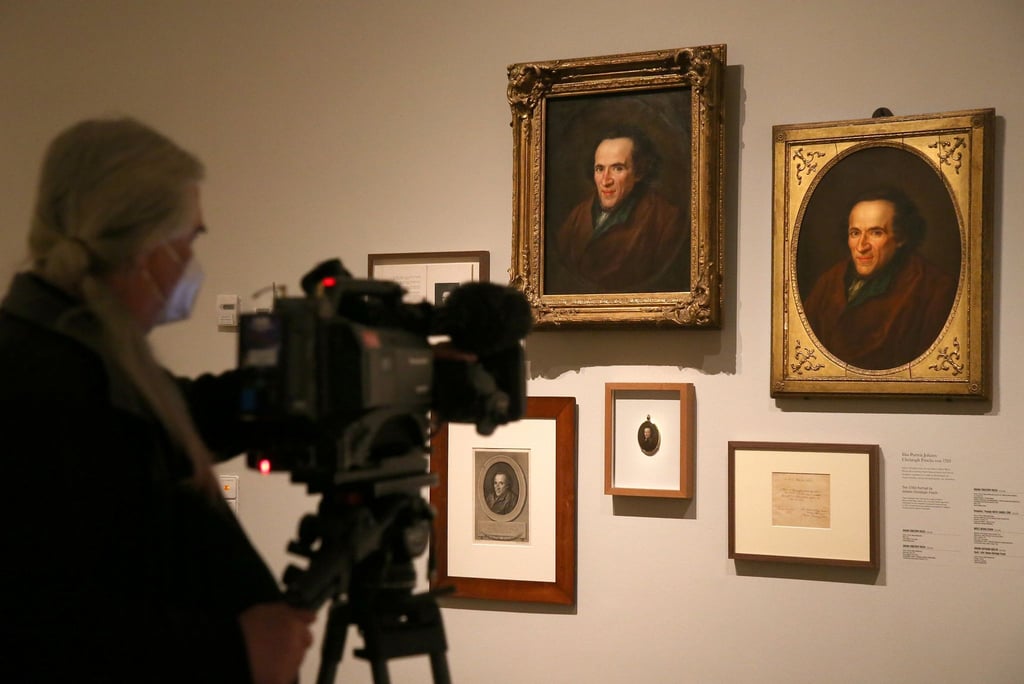 Blick in die Ausstellung „Wir träumten von nichts als Aufklärung - Moses Mendelssohn" im Jüdischen Museum Berlin.