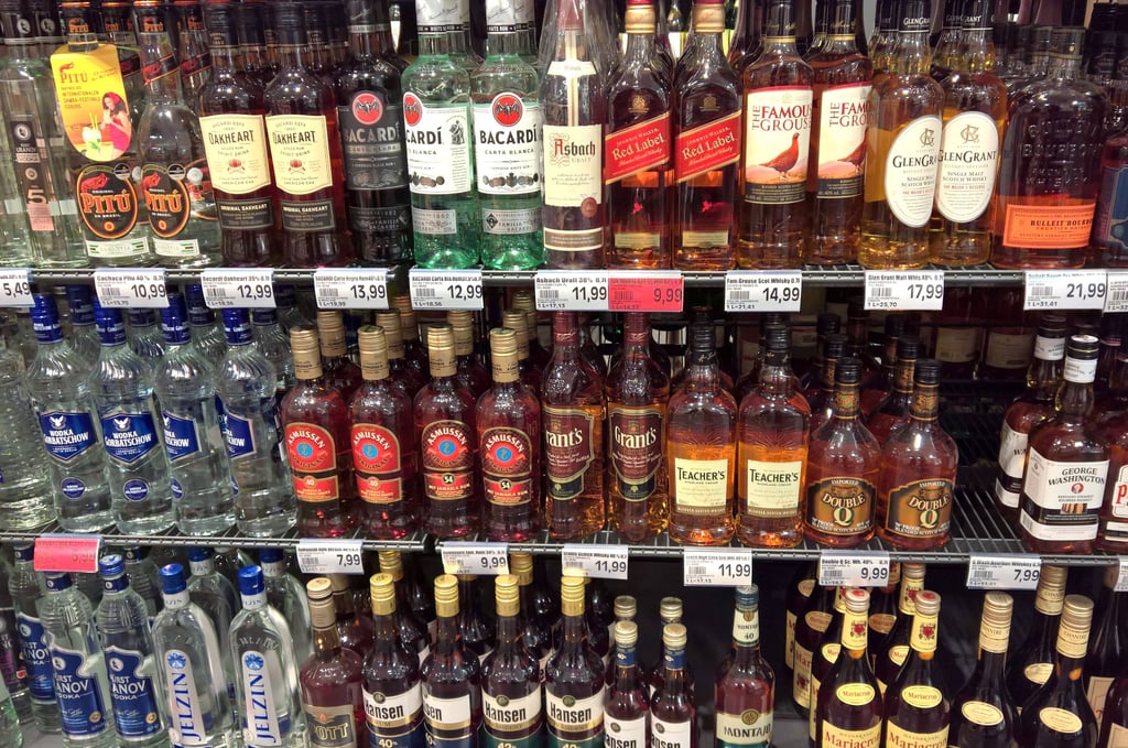 Ein Alkoholregal im Supermarkt (Symbolbild)
