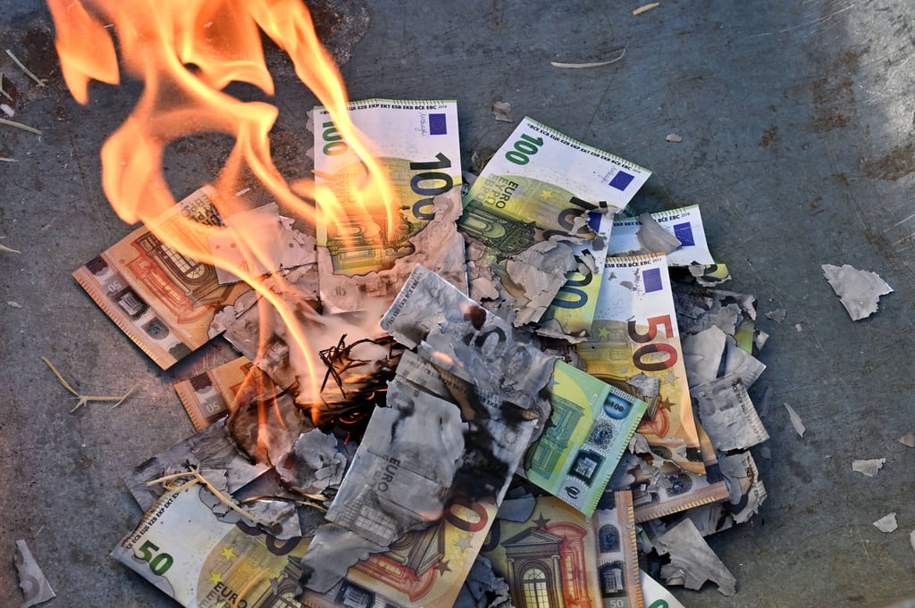 An Geld fehlt es allen Gemeinden im Salzlandkreis. Der Kreis greift dennoch danach. Und entzündet damit flammende Diskussionen.