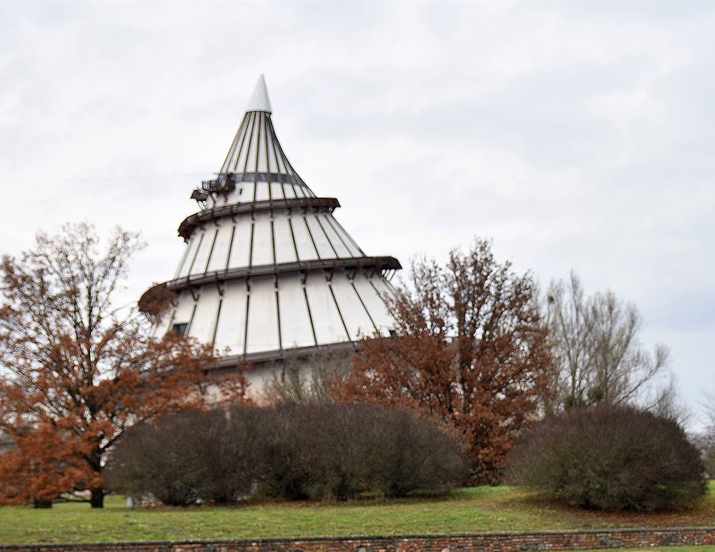 Er ist eine der Attraktionen des Elbauenparks Magdeburg: der Jahrtausendturm.