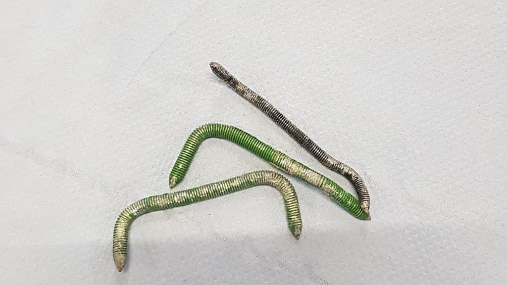 Unbekannte haben mehrere sogeannte "Reifentöter" vor einer Rettungswache verteilt.