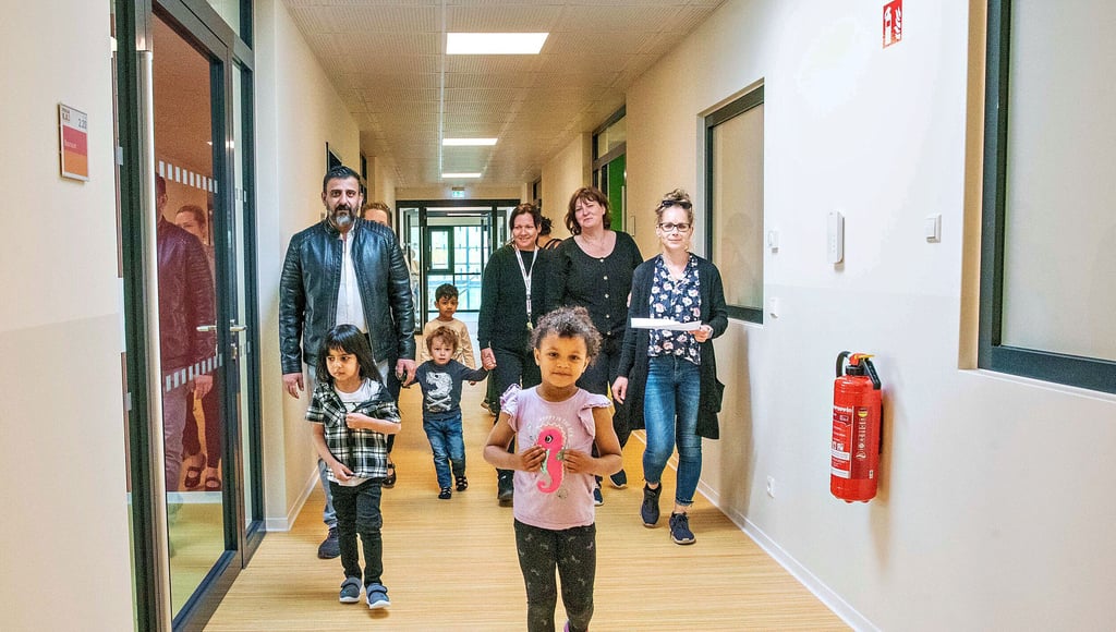 Ankommen in der neuen Kindertagesstätte in der Raguhner Straße, das war gestern angesagt.