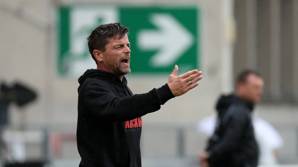 Torsten Ziegner soll den MSV Duisburg vor dem Abstieg in die Regionalliga retten.