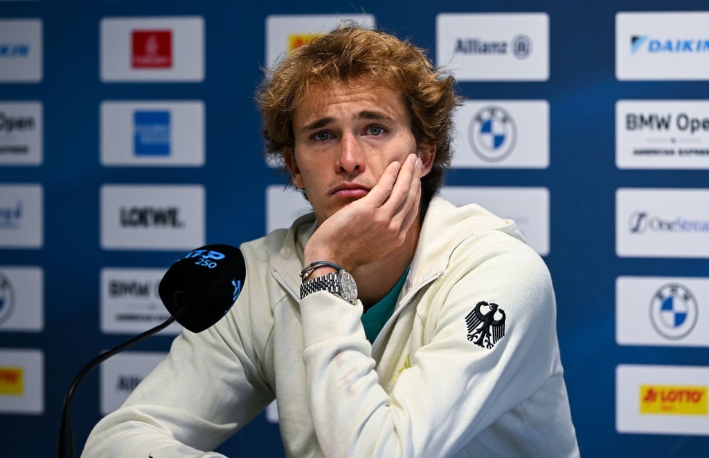 Sucht weiter nach seiner starken Form aus dem Vorjahr: Alexander Zverev nimmt nach dem Spiel an einer Pressekonferenz teil.
