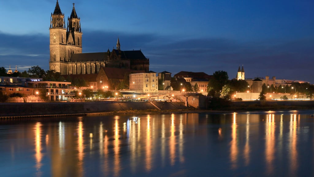 Magdeburg in der Abenddämmerung: Die Stadt kommt bei Intel gut an.