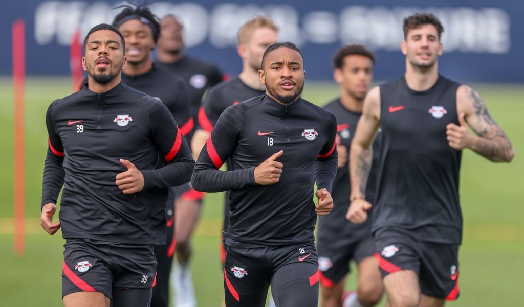 Um den Leipziger Christopher Nkunku (M.) ranken sich Wechselgerüchte.