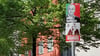 Wahlplakate in einer Straße in Magdeburg-Stadtfeld. Am Sonntag entscheidet sich in einer Stichwahl, ob Jens Rösler (SPD) oder Simone Borris (parteilos) neuer Oberbürgermeister wird.