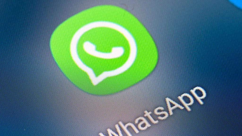 WhatsApp bekommt eine neue Funktion, um mit Emojis auf Nachrichten zu reagieren.