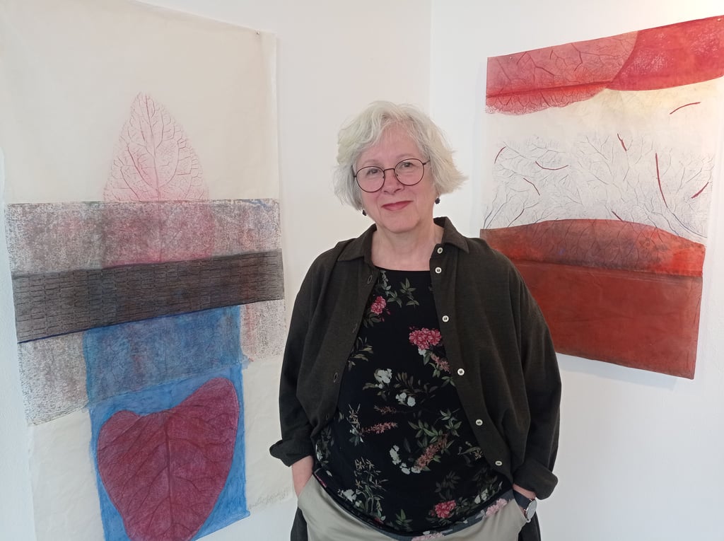 Aus den Bildern der Künstlerin Annette Groschopp spricht ihre Liebe zur Natur und zur Struktur.