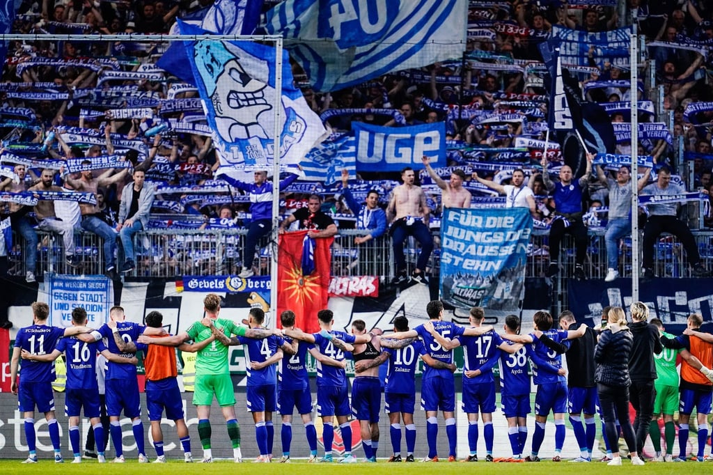 Der FC Schalke 04 hat die besten Chancen in die Bundesliga aufzusteigen.