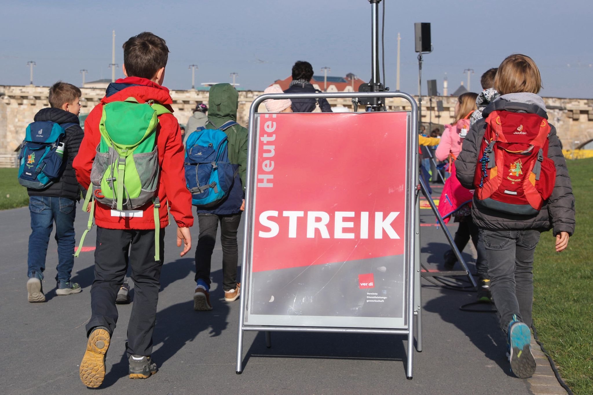 Sozial- Und Erziehungsdienst: Gut 1000 Im Warnstreik