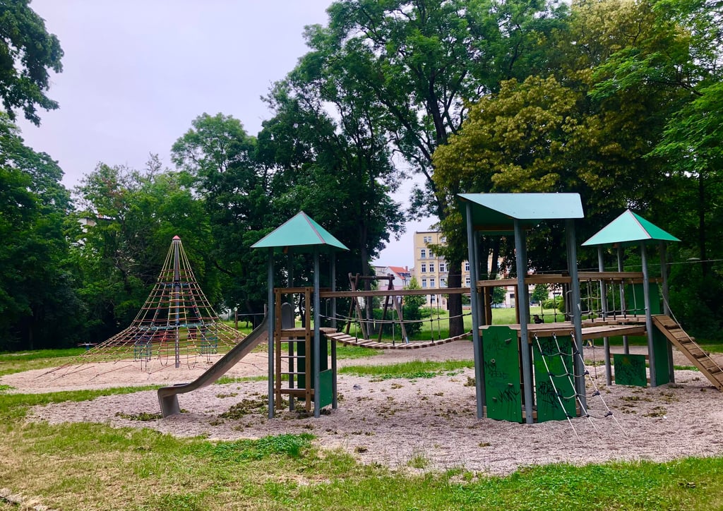 Der Spielplatz im Goethepark: Schön gelegen, wenig genutzt von Familien mit Kindern.
