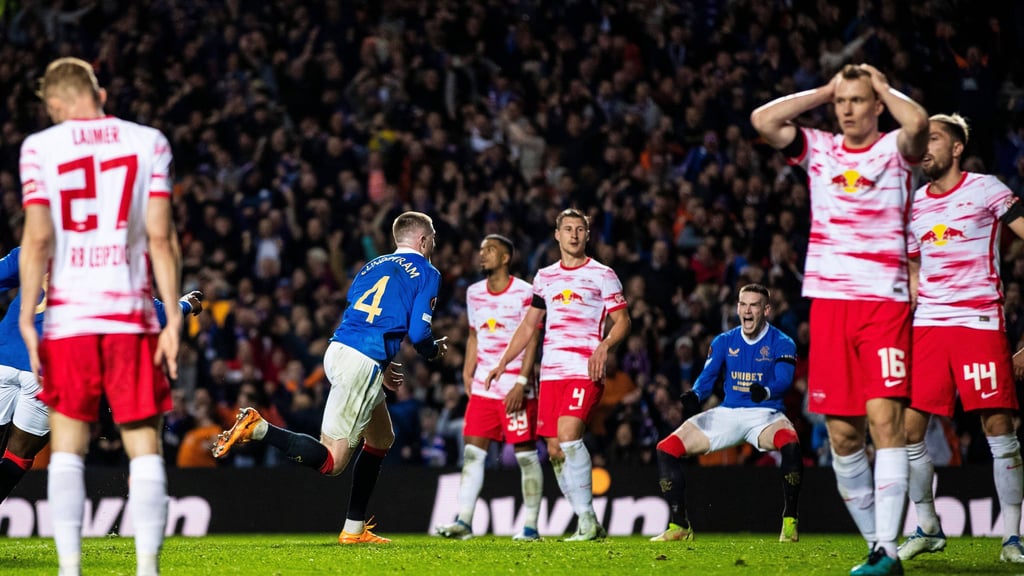 Der Todesstoß für konsternierte Leipziger: Lundstram bejubelt das 3:1