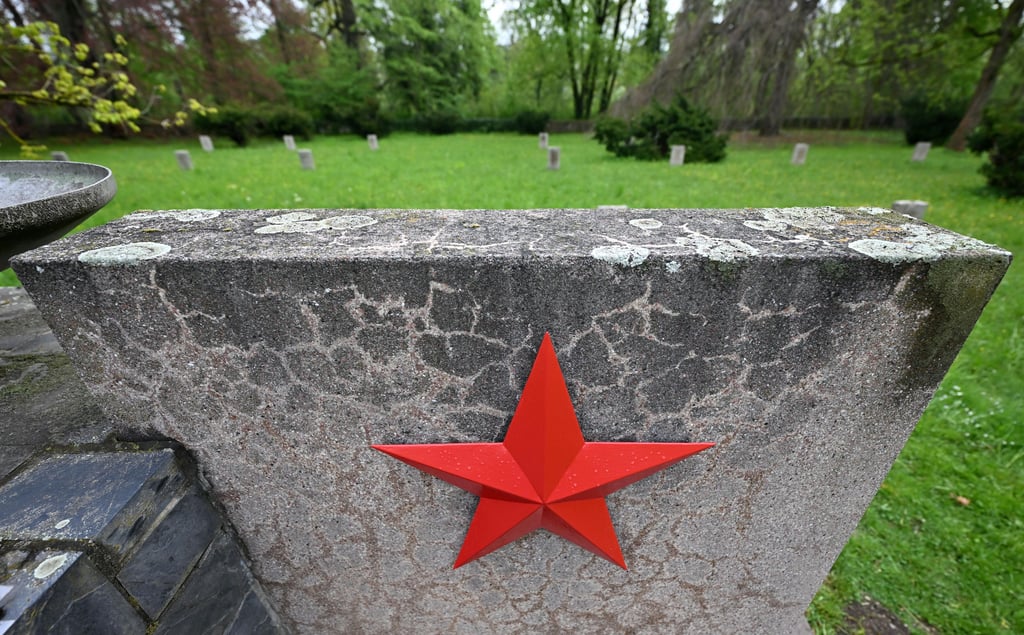 An sowjetischen Ehrengräbern - hier in Weimar - gibt es alljährlich Gedenkfeiern. Durch den Ukrainekrieg drohen nun Konflikte.