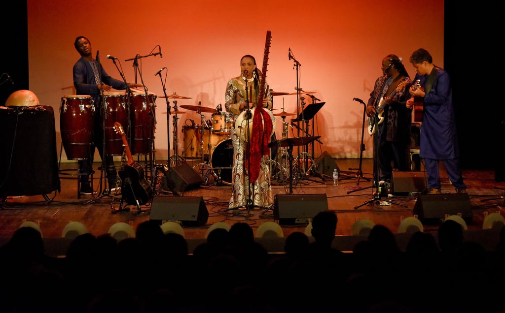 Das Eröffnungskonzert des 17. Festival Woman in Jazz mit Sängerin Sona Jobarteh (GB) und ihrer Band fand im Goethe-Theater in Bad Lauchstädt statt.