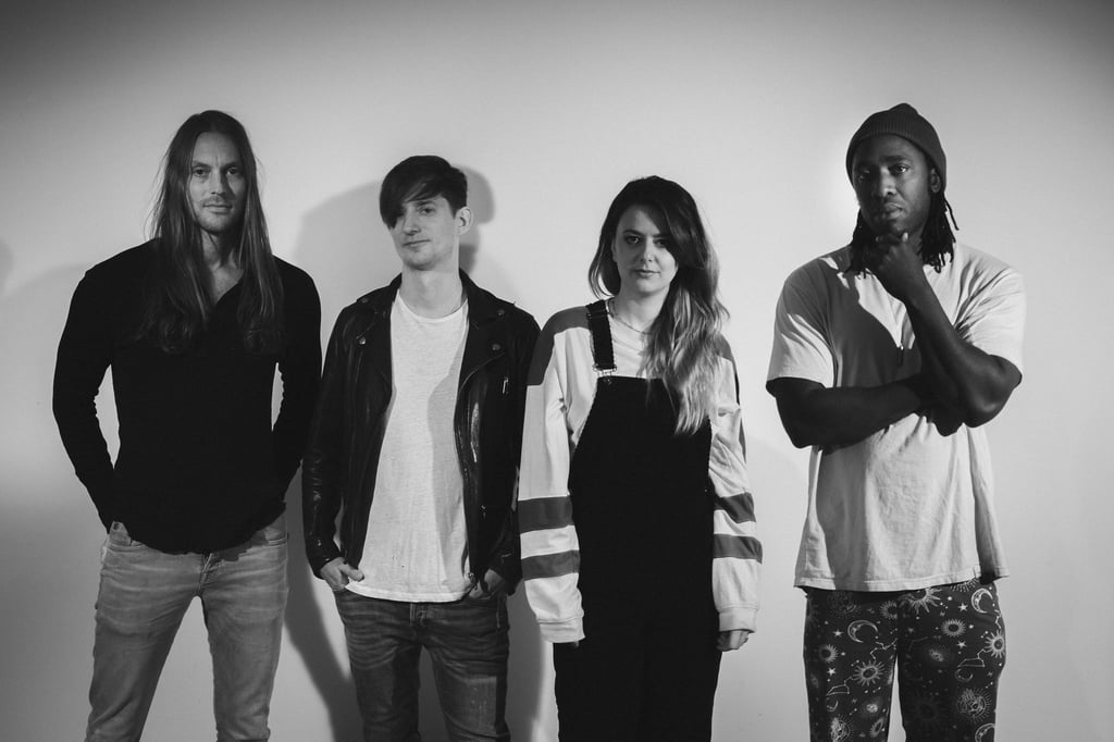 Justin Harris (l-r), Russell Lissack, Louise Bartle und Kele Okereke sind Bloc Party.