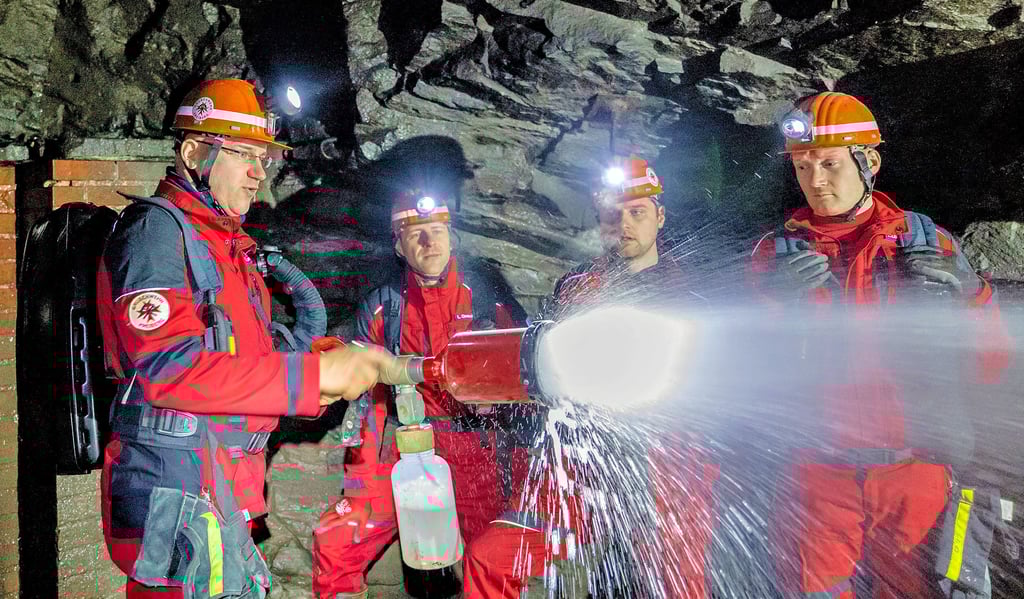 Eine Grubenwehrübung im Freiberger Lehr- und Forschungsbergwerk „Reiche Zeche“.
