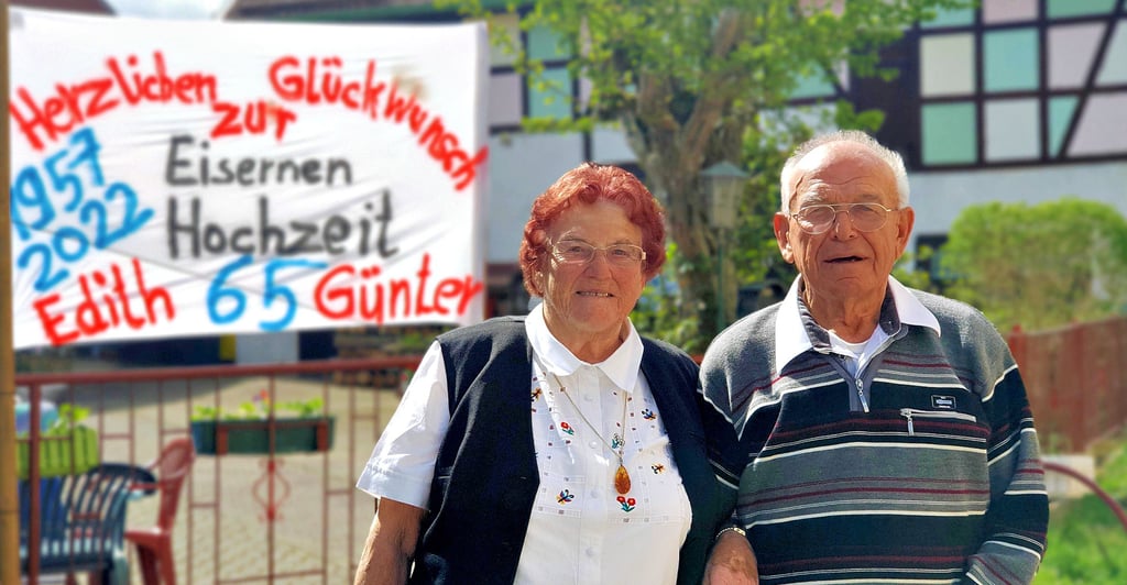 Glücklich miteinander: Edith und Günter Jost aus Straßberg blicken auf 65 Ehejahre zurück.