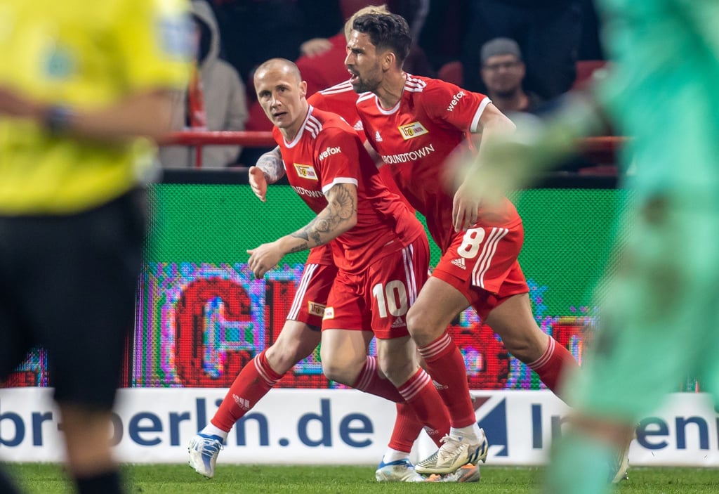 Sven Michel (l) besorgte den Unioner Ausgleich gegen Greuther Fürth.