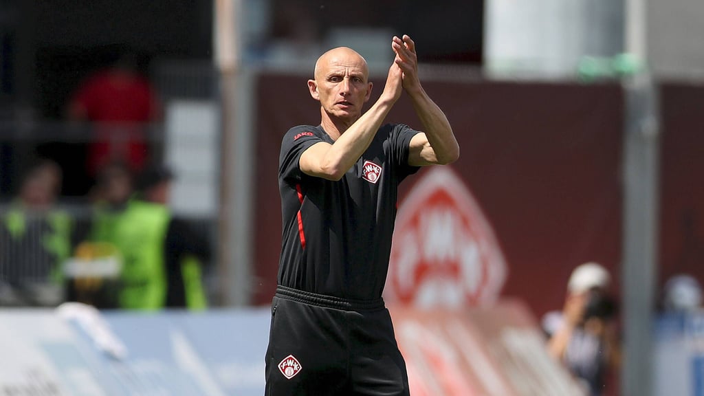Kickers-Coach Ralf Santelli ist sauer auf das Verhalten der HFC-Spieler vor dem entscheidenden Tor zum 2:1.