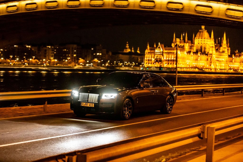 Schwarzer Geist: Kunden können zwar auch einen besonderen Schwarzton wählen, doch sind auch etliche andere Farben für den Rolls-Royce Ghost Black Badge möglich.