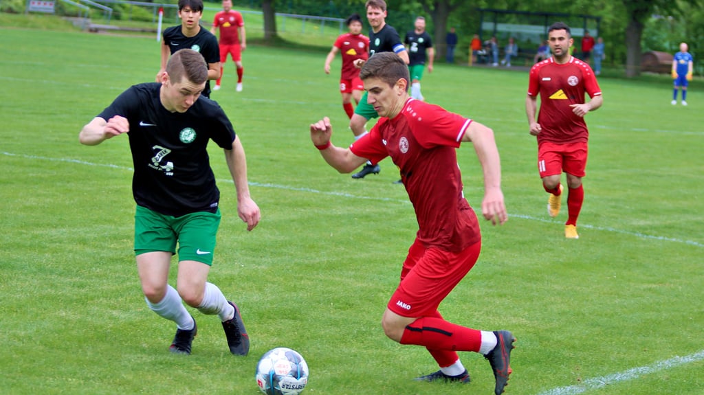 Georgii Gurtsiev (rechts) sorgte gegen Piesteritz für den 1:0-Führungstreffer der Kelbraer.