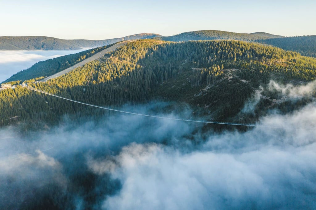 Die Skybridge 721 im Nordosten Tschechiens soll die längste Hängebrücke der Welt sein.
