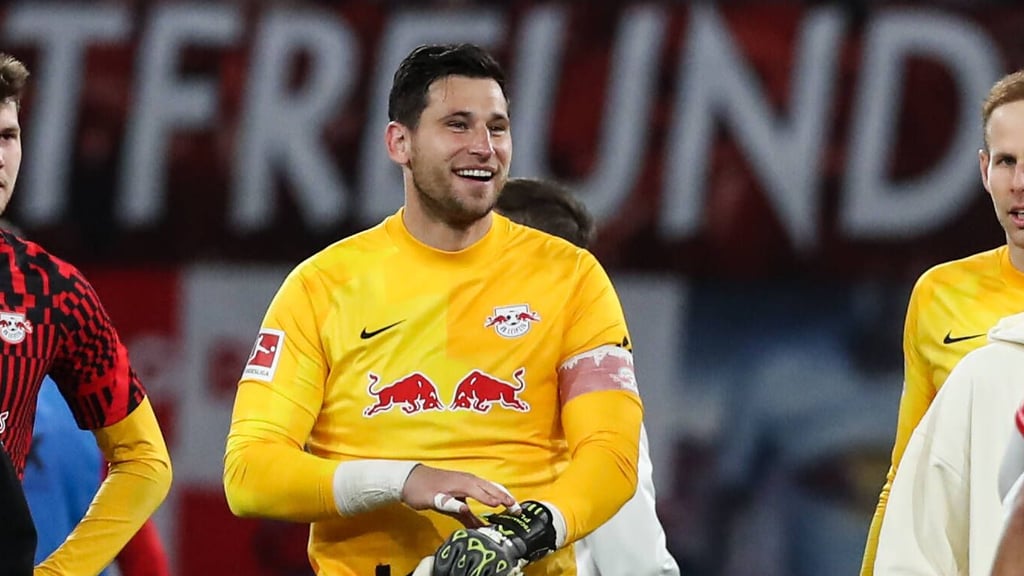 Philipp Tschauner bekam einen Kurzeinsatz gegen den FC Augsburg.