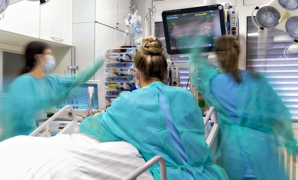 Hier muss jeder Handgriff sitzen: In der Stroke Unit (Schlaganfall-Einheit) im Uniklinikum Halle werden Betroffene behandelt.