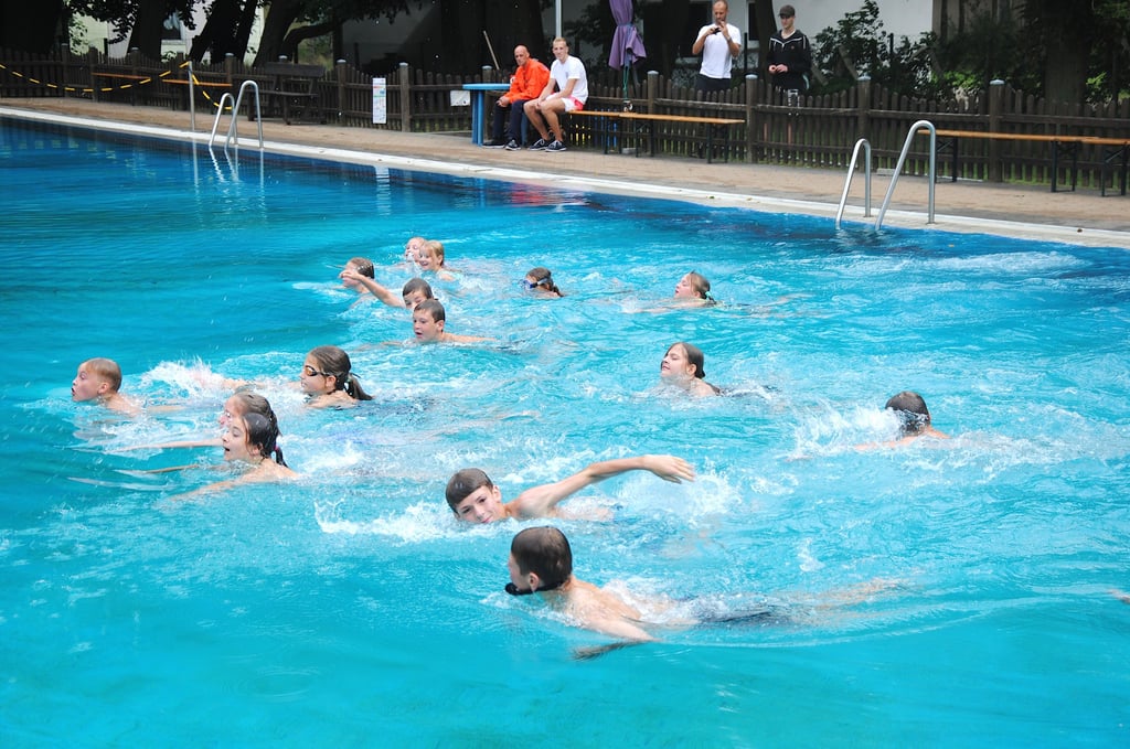 Vor allem die Kinder können es kaum erwarten: Ab 1. Juni lädt das kühle Nass des Apenburger Waldbades wieder zum Schwimmen ein. Der Gemeinderat hat sich darauf geeinigt, die Eintrittspreise für die neue Saison unangetastet zu lassen.