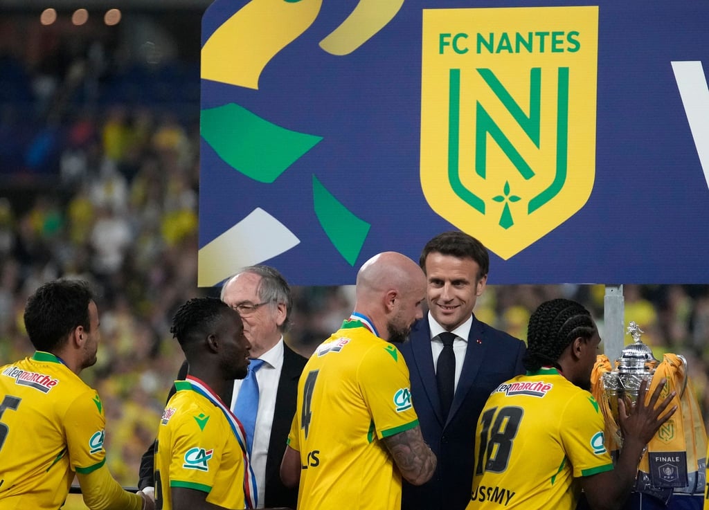 Frankreichs Präsident Emmanuel Macron gratulierte dem FC Nantes zum Titel.
