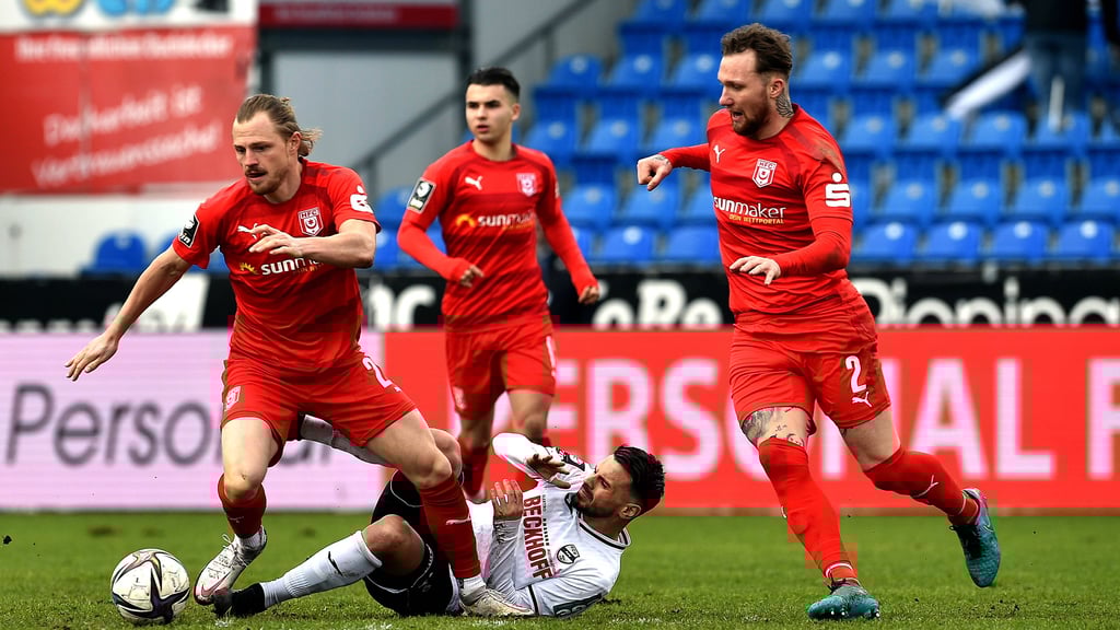 Marcel Titsch Rivero und Jan Löhmannsröben sind nur zwei Profis mit unklarer Perspektive beim Halleschen FC.