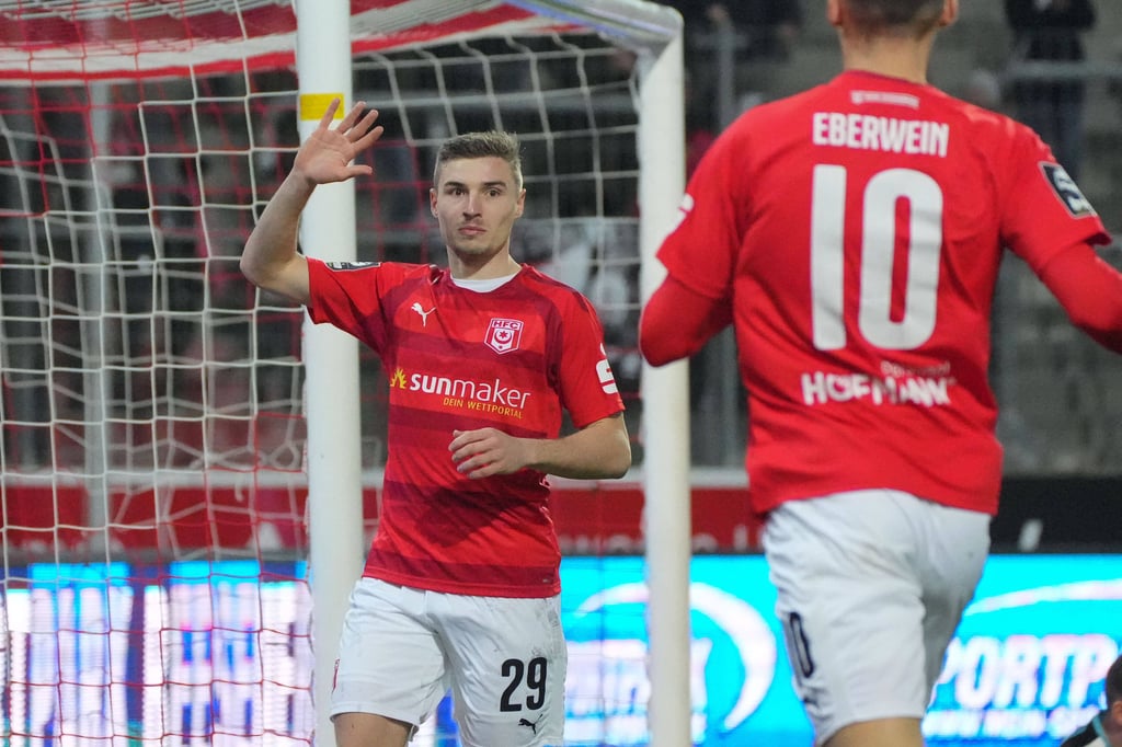 Die HFC-Profis Elias Huth und Michael Eberwein stehen für die Wahl in die "Elf der Saison" der 3. Liga zur Abstimmung.