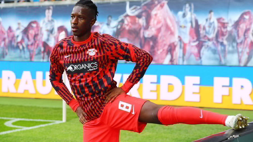 Amadou Haidara beim Warmmachen.