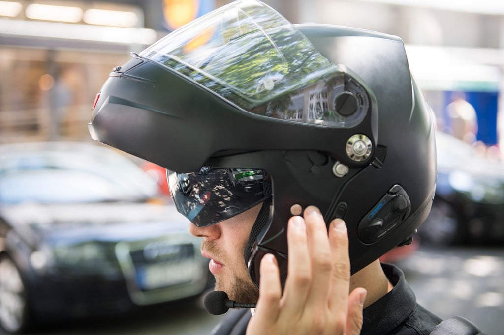 Regelmäßige Wachablösung: Um stets vollen Schutz zu genießen, sollten Biker ihren Helm nach einer bestimmten Zeit gegen ein neues Exemplar austauschen.