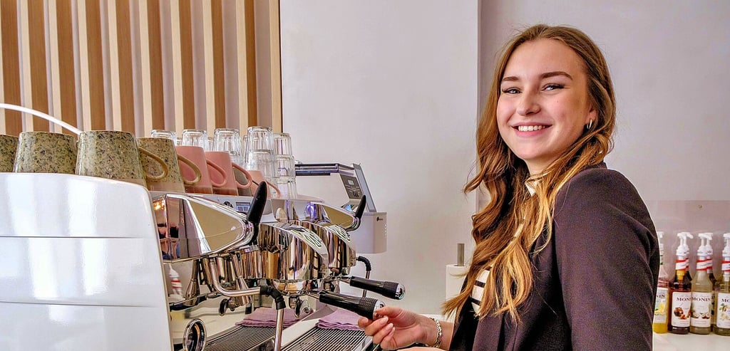 Lina Masannek strahlt über beide Ohren, denn ihr Traum von einem eigenen Café in der Wittenberger Innenstadt ist wahrgeworden. Am 15. Mai eröffnet sie offiziell ihr „LoveLi“.