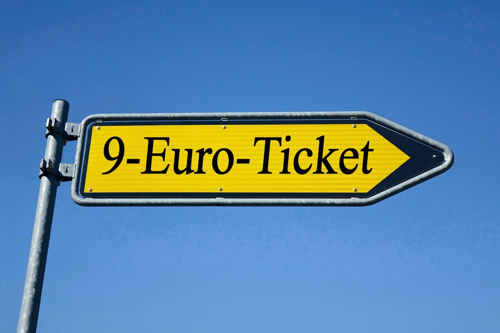 Die angekündigten 9-Euro-Tickets können ab 1. Juni bei der KVG gekauft werden.