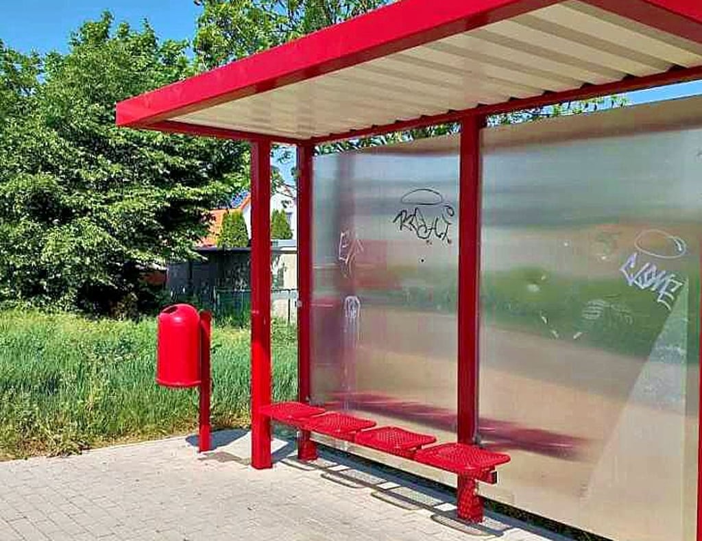 An der Haltestelle „Am Kalkwerk“ gab es Vandalismus.
