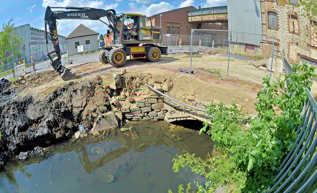 Die Bauarbeiten an der Mühlgrabenbrücke in Gatersleben haben begonnen.