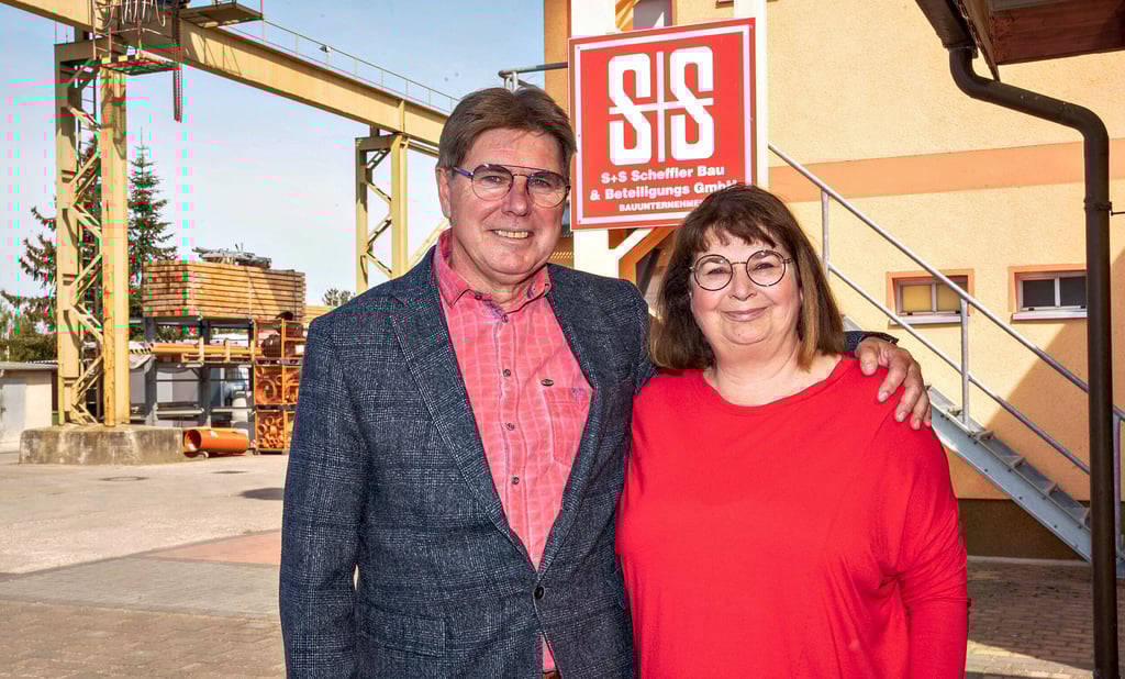 Hinter jedem starken Mann steht eine starke Frau: Sabine und Andreas Scheffler haben gemeinsam „Schieck & Scheffler“ geführt. Das Paar hat rund zwei Jahre den Verkauf des Bauuntermnehmens vorbereitet. Privat haben sie noch einige Wünsche.