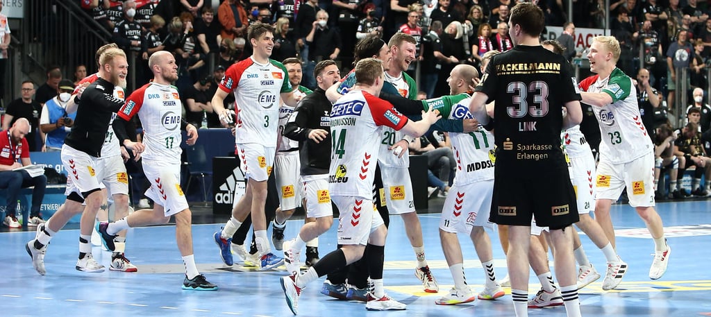 So wie hier vor einer Woche nach dem Sieg in Nürnberg gegen den HC Erlangen wollen die SCM-Spieler auch am Sonntag gegen Melsungen jubeln.