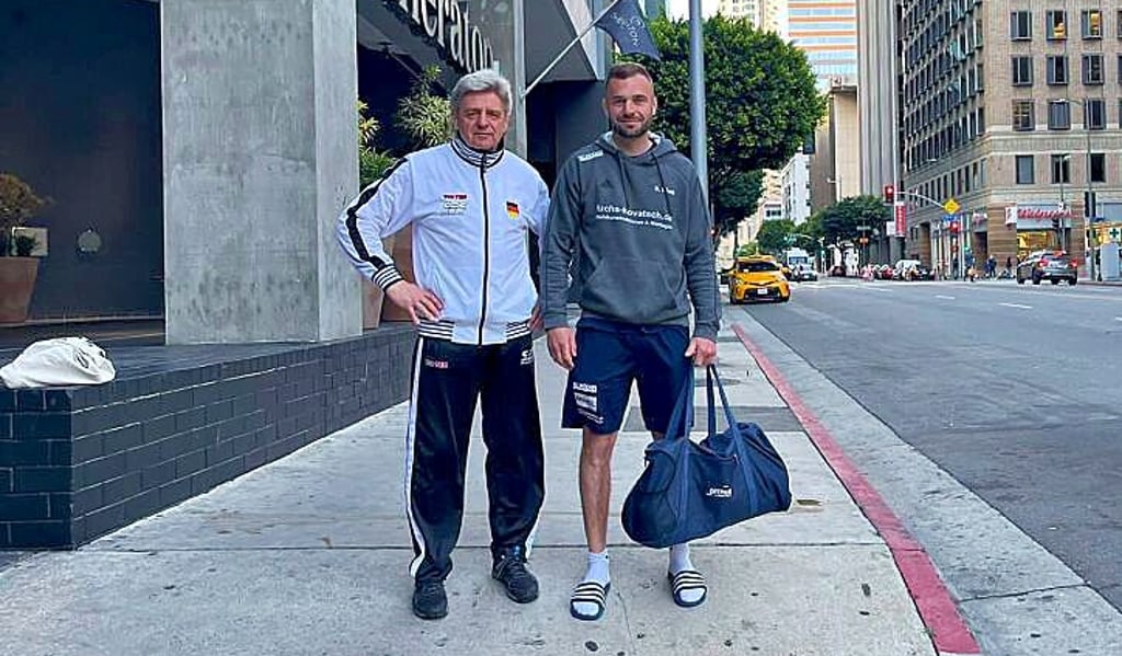 Dominic Bösel und Trainer Georg Bramowski sind entspannt vor dem großen Kampf.