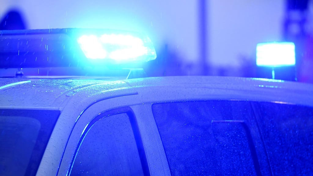 Nach einer Karambolage auf der Autobahn 14 ist am Freitag ein Sattelzug ausgebrannt und der Fahrer gestorben.