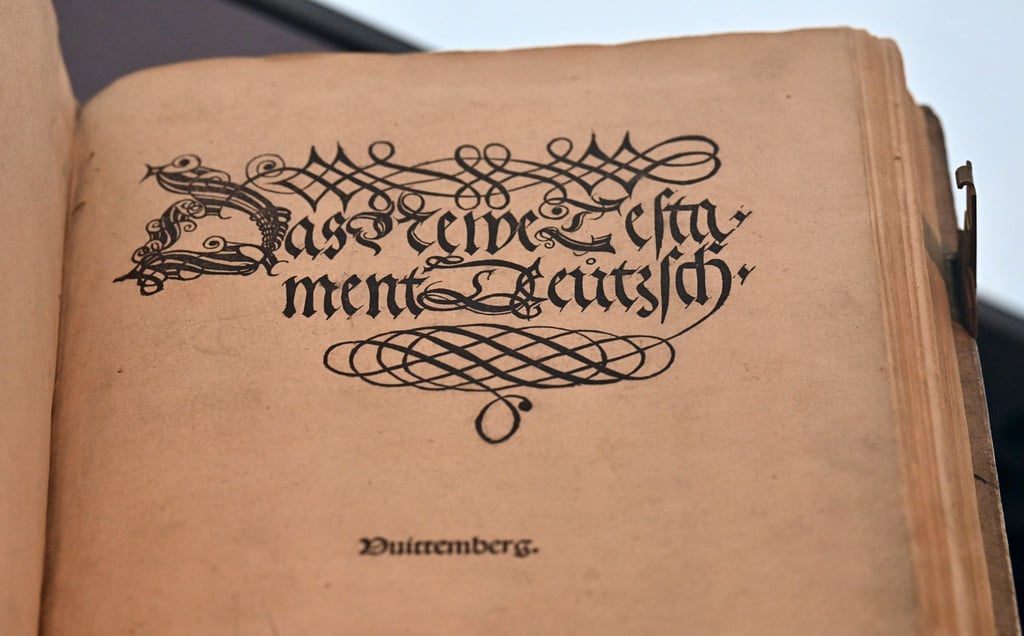 "Das Newe Testament Deutzsch" von Martin Luther aus dem Jahr 1522 in der Ausstellung auf der Wartburg.