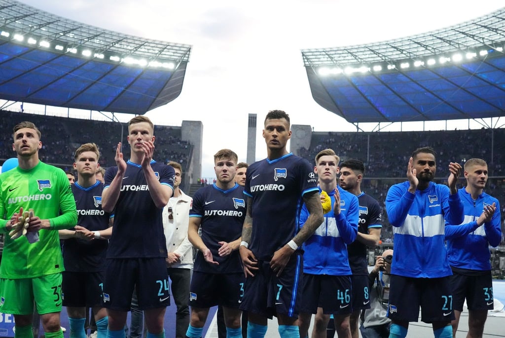 Die Hertha-Spieler gingen nach dem Schlusspfiff zu ihren Fans.